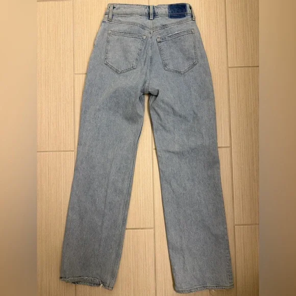 Abercrombie & Fitch Light Wash High Rise Jeans - Picture 2 of 4